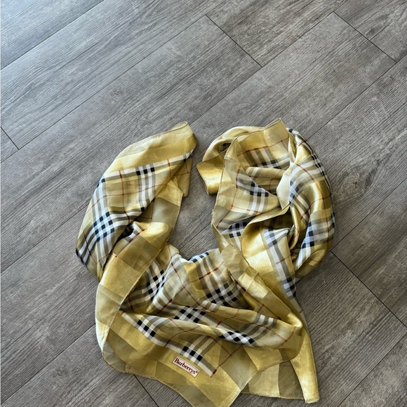 BURBERRY vintage silk scarf ✨ - Picture 4 of 17